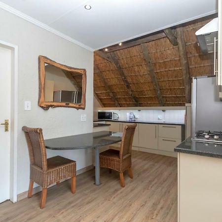 50 On Shepherd Boutique Guest House Sandton Εξωτερικό φωτογραφία